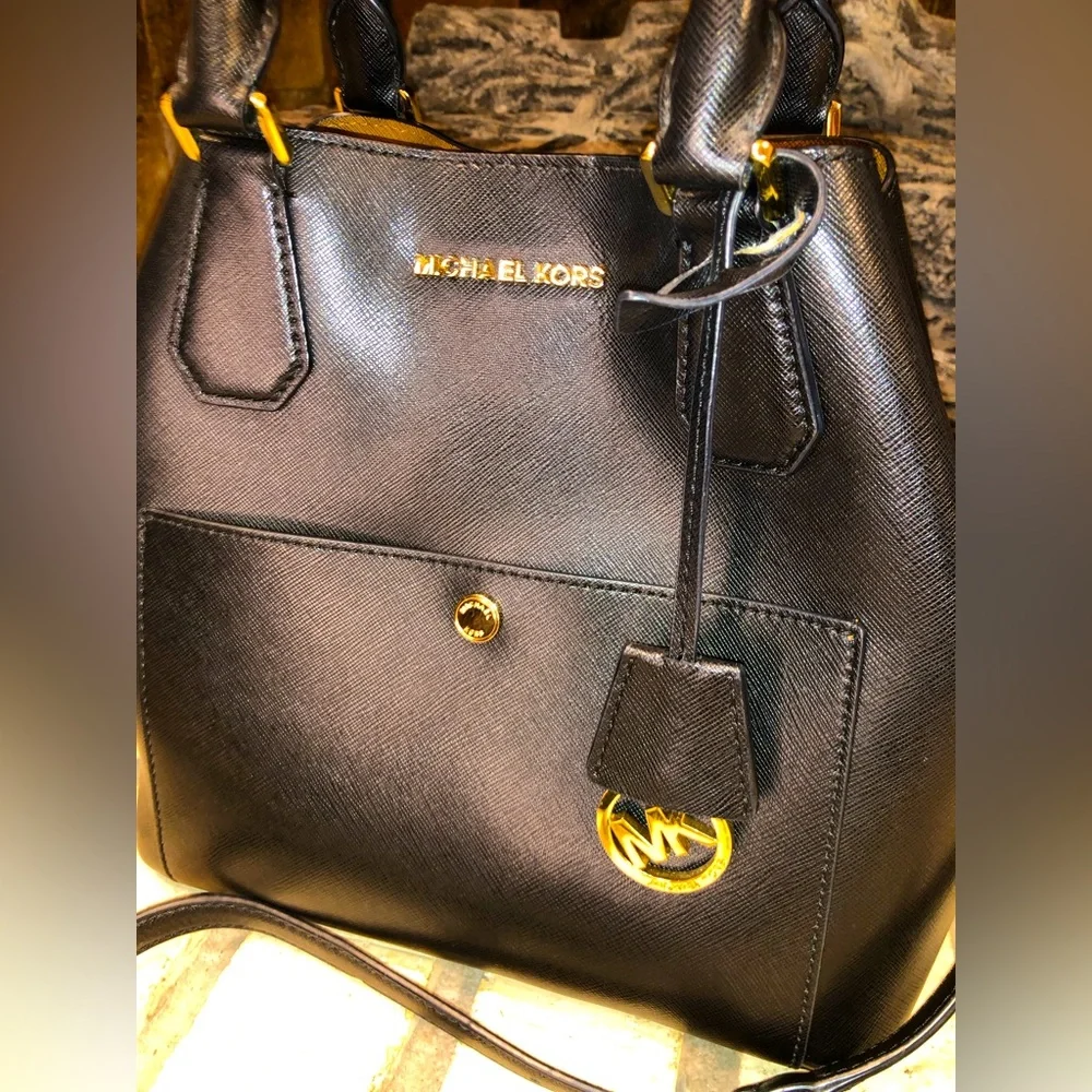 💥Moving to @the_bag_guy💥Michael Kors - Greenwich Large Saffiano Leather Tote - Picture 3 of 15